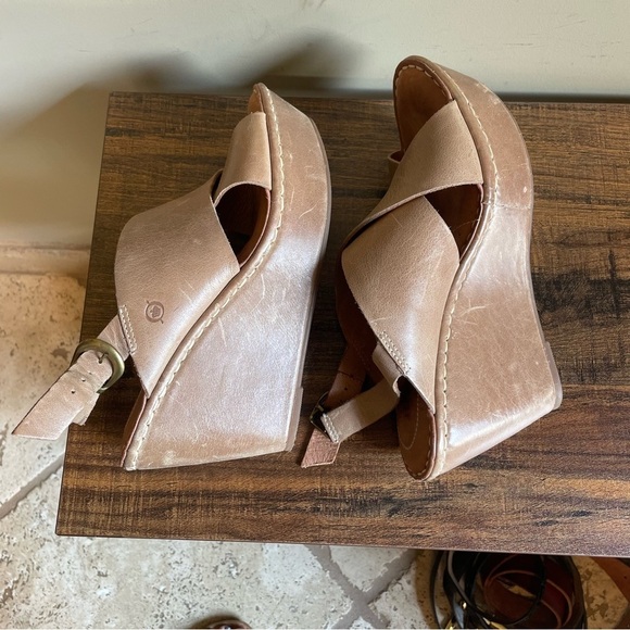 Born Leather Wedge Sandals in Brown Tan Size 7 - Picture 3 of 6